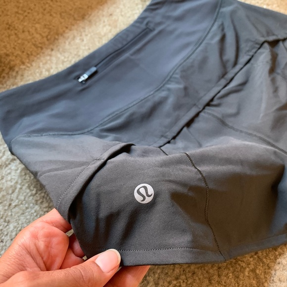 lululemon athletica Pants - LULULEMON SPEED UP 2.5 HR HIGH RISE SHORT